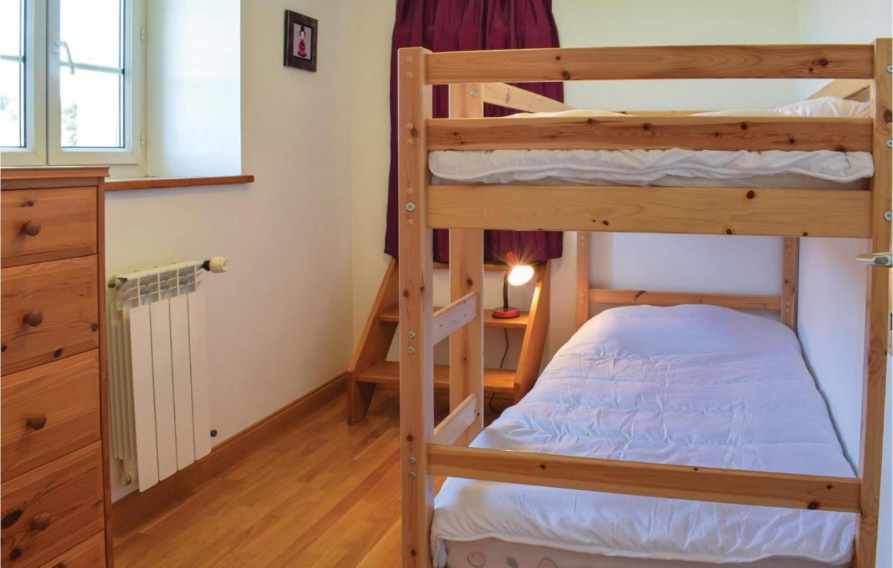 Gorgeous Apartment In Ponts With Wifi Exterior photo